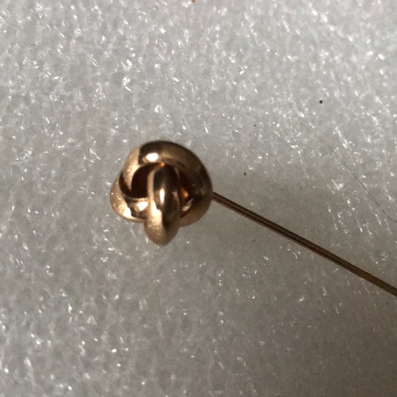 10k GF flower stick pin - Picture 2 of 4